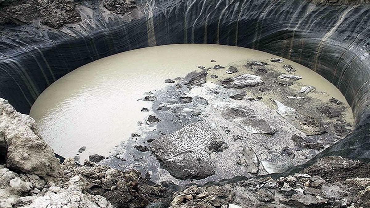165 Feet deep crater in Russian Arctic Tundra