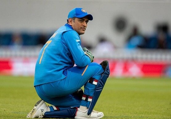 महेंद्र सिंह धोनी के वो बड़े फैसले, जिनसे हैरान रह गए उनके फैंस