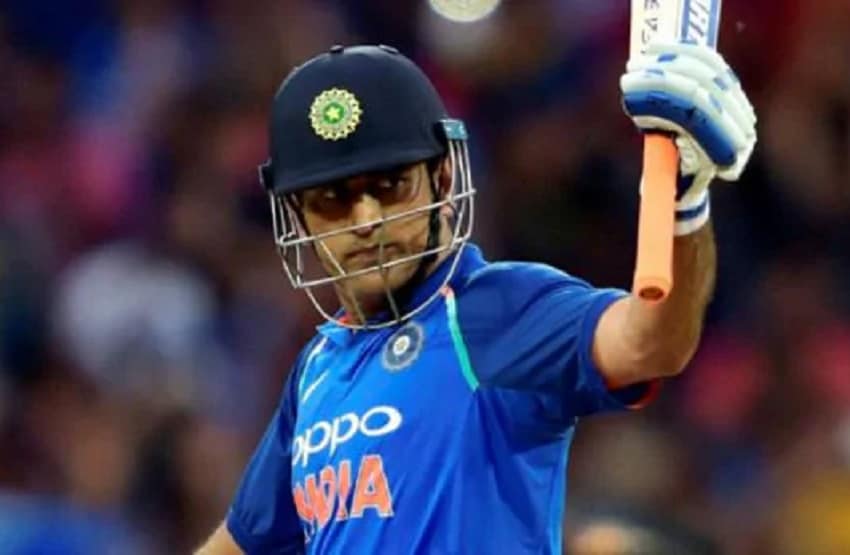 रांची से निकल कैसे क्रिकेट की दुनिया में छा गए धोनी, ऐसा रहा सफर