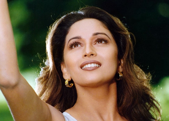 बॉलीवुड की चंद्रमुखी माधुरी के सिनेमा में 36 साल, यादगार हैं ये किरदार