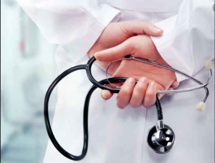 महिला के पेट में तौलिया भूल गया डॉक्टर