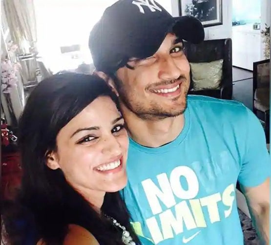 PHOTOS: अपनी चारों बहनों पर जान छिड़कते थे सुशांत, ऐसा रहा था रिश्ता