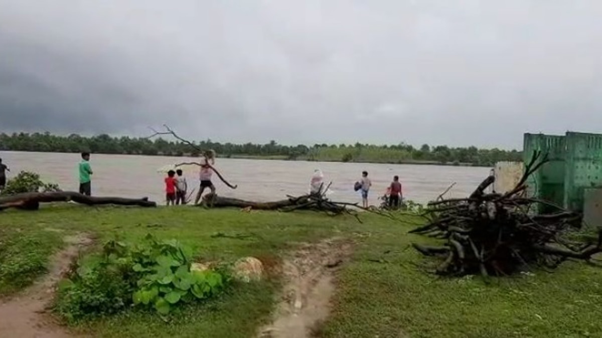 बेरोजगारी में खतरे में डाल रहे लोग अपनी जान.