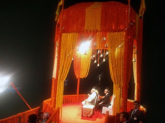 वाराणसी से बहरीन तक, अयोध्या से पहले इन जगहों पर दिखा है मोदी का भक्त अवतार