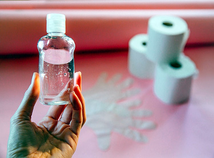 इन तरीकों से घर पर ही पता करिए, आपका सैनिटाइजर असली है या नकली