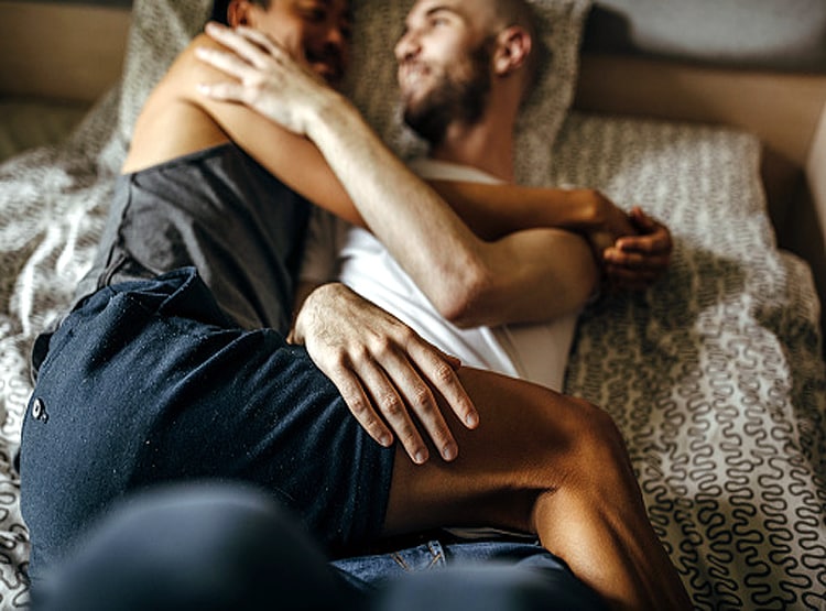 संबंध बनाकर नहीं दिए पैसे तो मेल सेक्स वर्कर ने युवक को लूटा