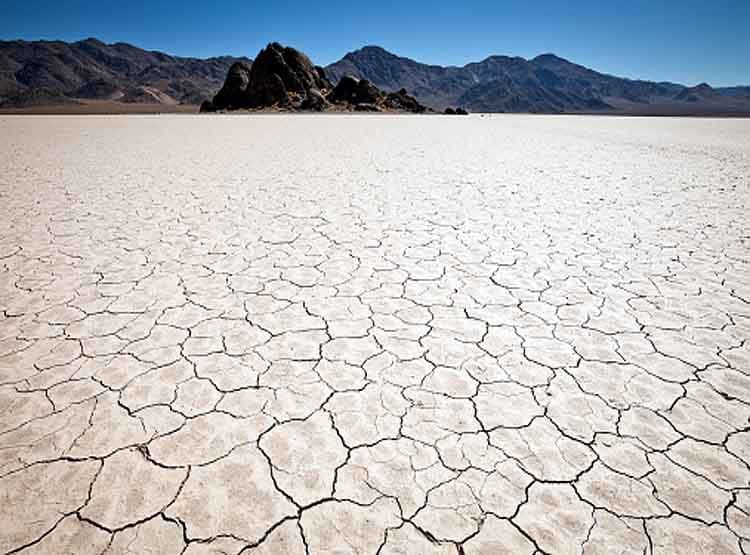 इतनी गर्मी कि थर्मामीटर टूट जाए, डेथ वैली में रिकॉर्ड 54 डिग्री के पार हुआ पारा