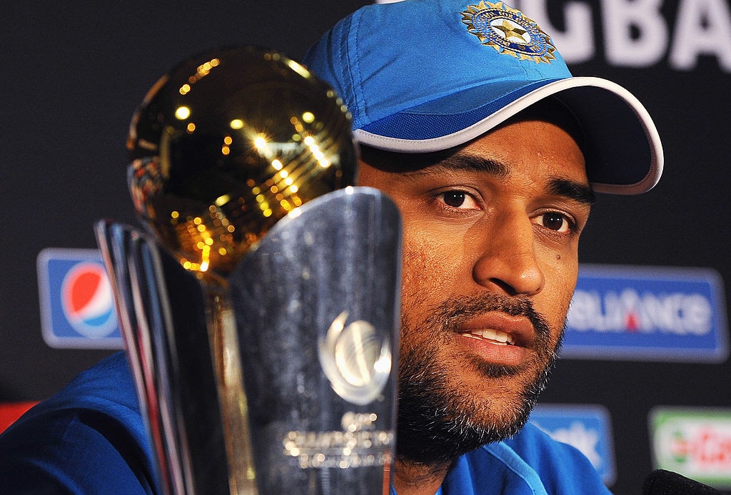 PAK खिलाड़ियों ने धोनी को किया सलाम, बताया महानतम कप्तान