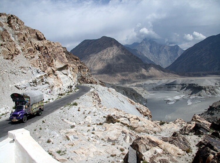 चीन-PAK का 51 हजार करोड़ का रेल प्रोजेक्ट, भारत के लिए टेंशनः एक्सपर्ट