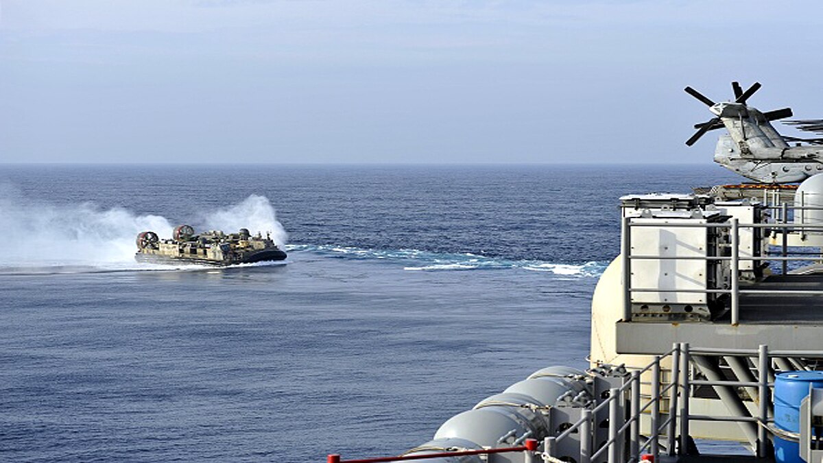 Chinese Bomber in South China Sea