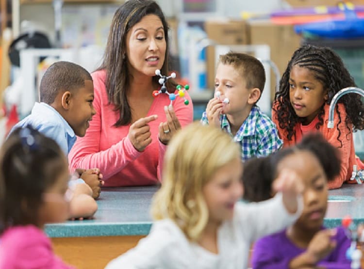 महीनों बाद खुला स्कूल, एक ही हफ्ते में 250 बच्चे-शिक्षक कोरोना पॉजिटिव