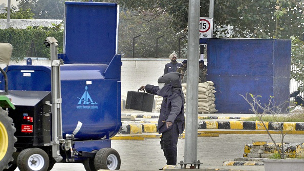 NSG diffused Bombs seized from ISIS terrorist