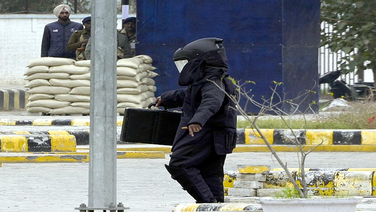 NSG diffused Bombs seized from ISIS terrorist