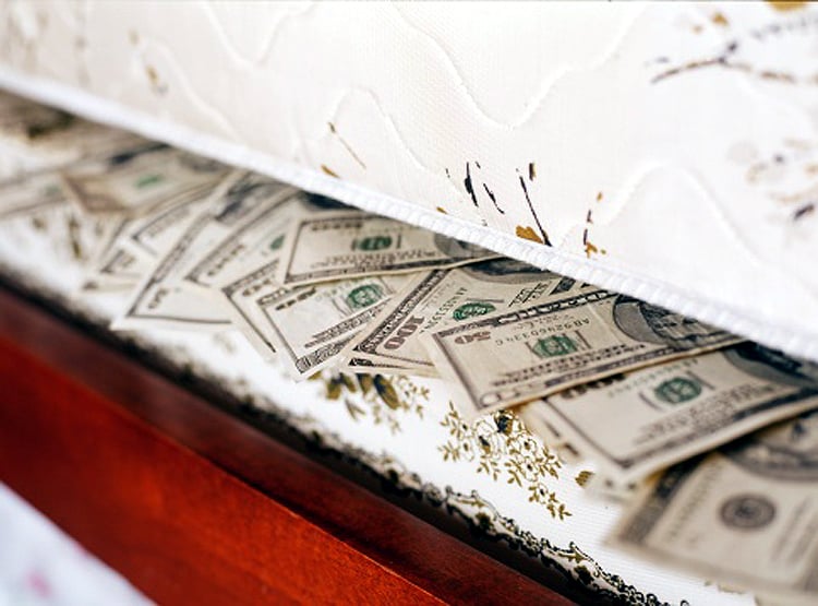 संबंध बनाकर नहीं दिए पैसे तो मेल सेक्स वर्कर ने युवक को लूटा