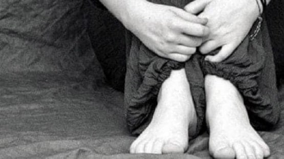 अश्लील मैसेज भेजकर जीजा देता था धमकी, साली ने किया सुसाइड