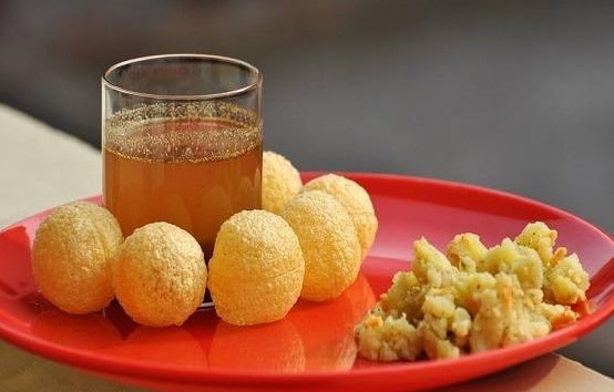 गोलगप्पे खाने गई युवती को ठेले वाले से हुआ प्यार, दोनों घर से भागे