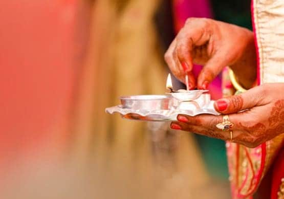 इस दिशा में बैठकर ना बांधें राखी, रक्षाबंधन पर ये 6 गलतियां करने से बचें