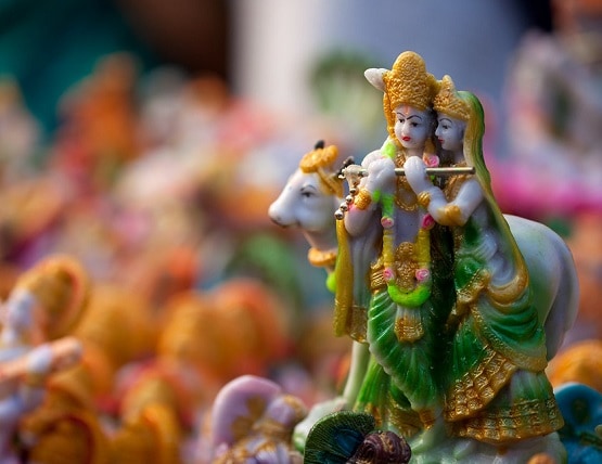 श्रीकृष्ण के जाने के बाद राधा का क्या हुआ, कन्हैया ने क्यों तोड़ी थी बांसुरी?