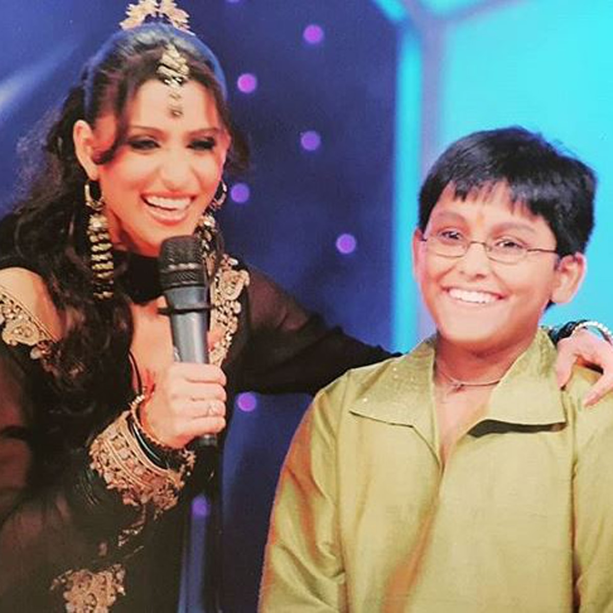 कंसर्ट में भाग लेते जान कुमार सानू