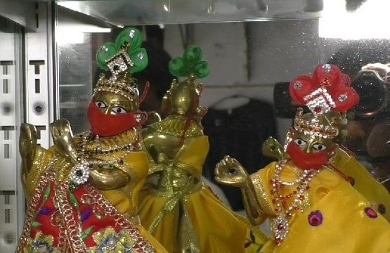 मास्क और पीपीई किट पहने कान्हा, यहां कुछ ऐसी होगी जन्माष्टमी