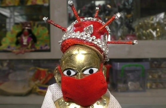 मास्क और पीपीई किट पहने कान्हा, यहां कुछ ऐसी होगी जन्माष्टमी