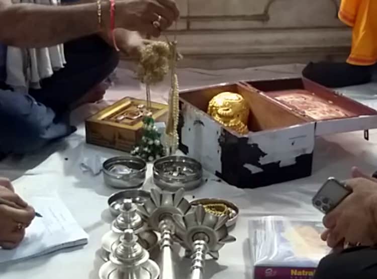 100 करोड़ के हीरे-जवाहरातों से सजे राधा-कृष्ण, सिर्फ एक दिन का है श्रृंगार