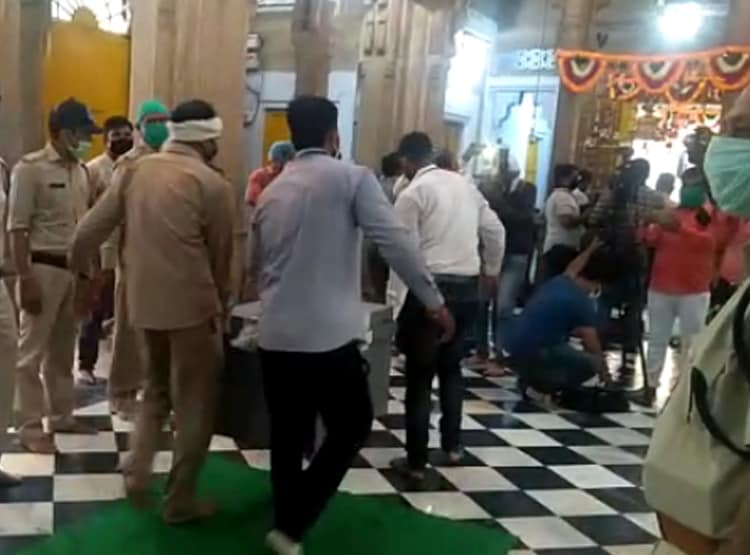 100 करोड़ के हीरे-जवाहरातों से सजे राधा-कृष्ण, सिर्फ एक दिन का है श्रृंगार