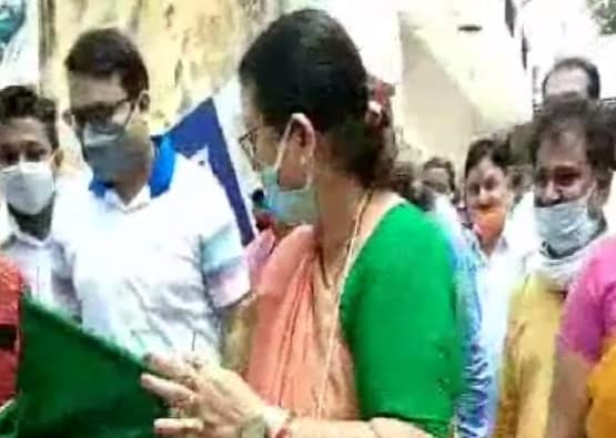 कानपुर की मेयर का फरमान, गंदगी फैलाई तो घर पर बजेगी डुगडुगी