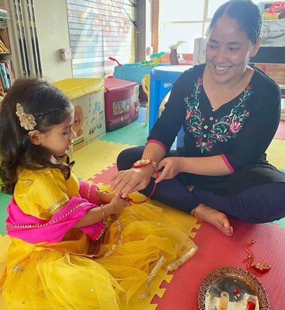 भाई तैमूर के बिना इनाया ने कैसे मनाई राखी, देखें पटौदी पर‍िवार का सेलिब्रेशन