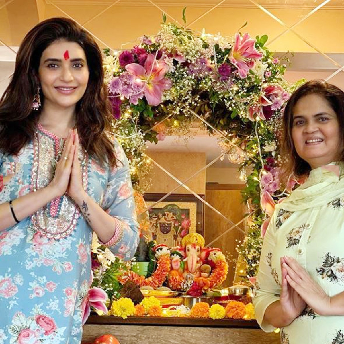 त्योहार मनाती करिश्मा तन्ना 