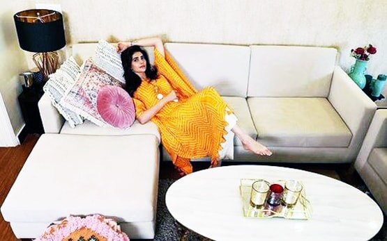 यलो आउटफिट में छाया KKK 10 विनर करिश्मा तन्ना का अंदाज, शेयर की फोटोज