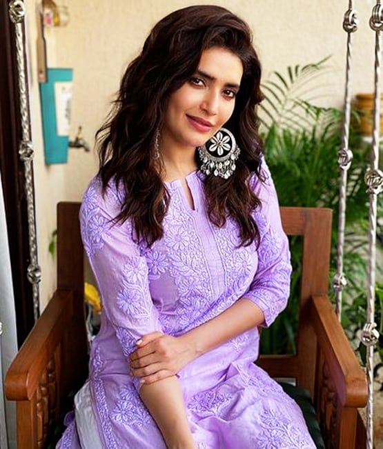 यलो आउटफिट में छाया KKK 10 विनर करिश्मा तन्ना का अंदाज, शेयर की फोटोज