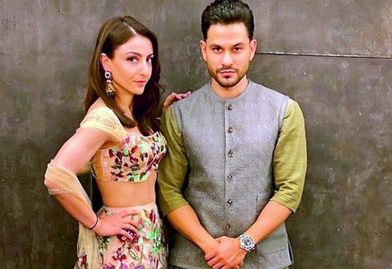 लिव-इन में रहे बॉलीवुड के ये सितारे, किसी ने की शादी तो किसी का टूटा रिश्ता