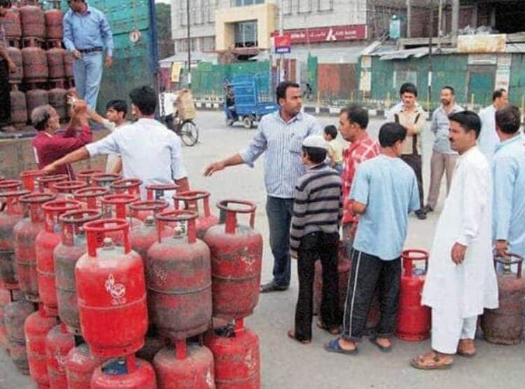 लागू हो गए बैंकिंग से बीमा तक के नए नियम, जानें- क्या बदलाव