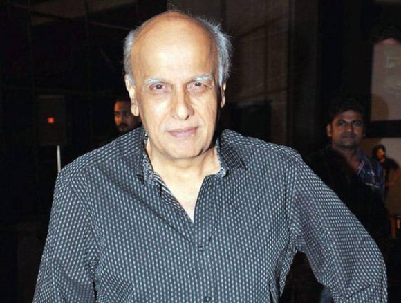 सुशांत के सुसाइड के बाद महेश भट्ट-रिया के बीच हो रही थी बात, चैट से बड़ा खुलासा