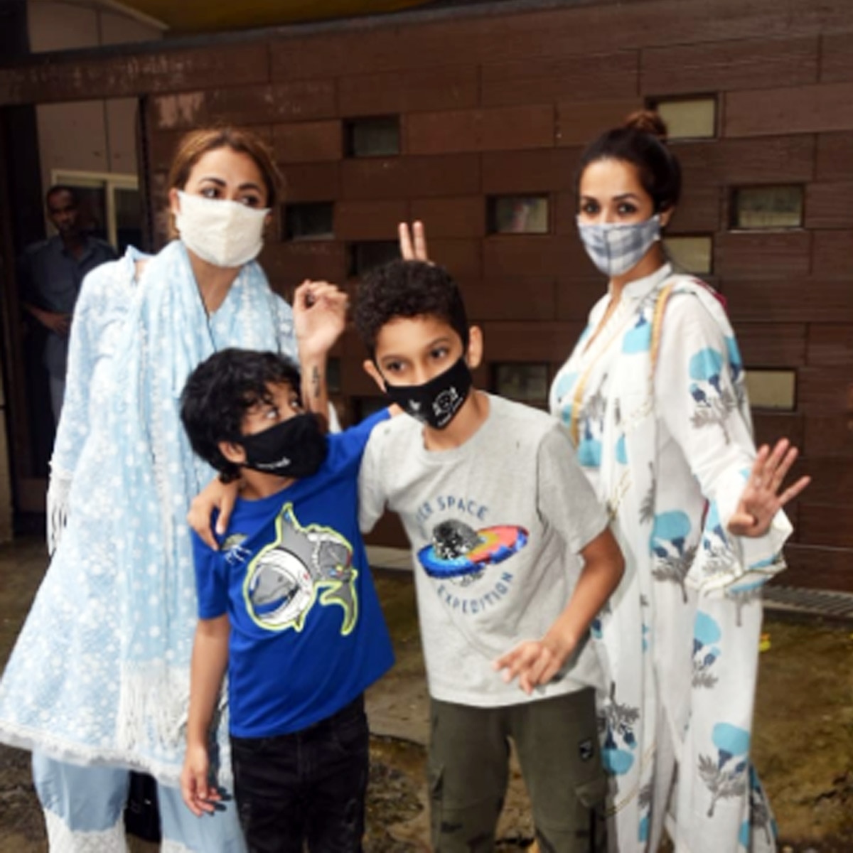 मलाइका अरोड़ा, अमृता अरोड़ा और उनके बच्चे अजान और रयान