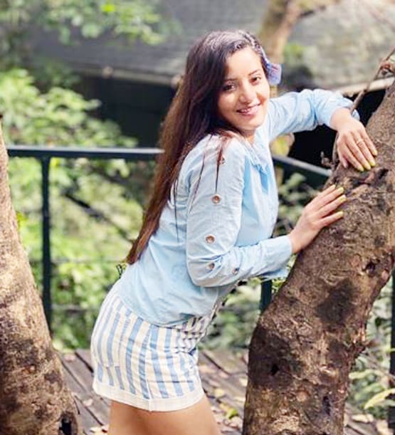 पति संग टूर पर निकलीं टीवी एक्ट्रेस मोनालिसा, शेयर की शानदार फोटोज