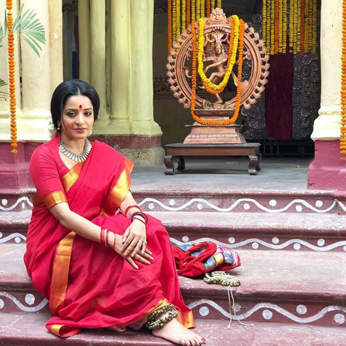 एक्ट्रेस मोनालिसा