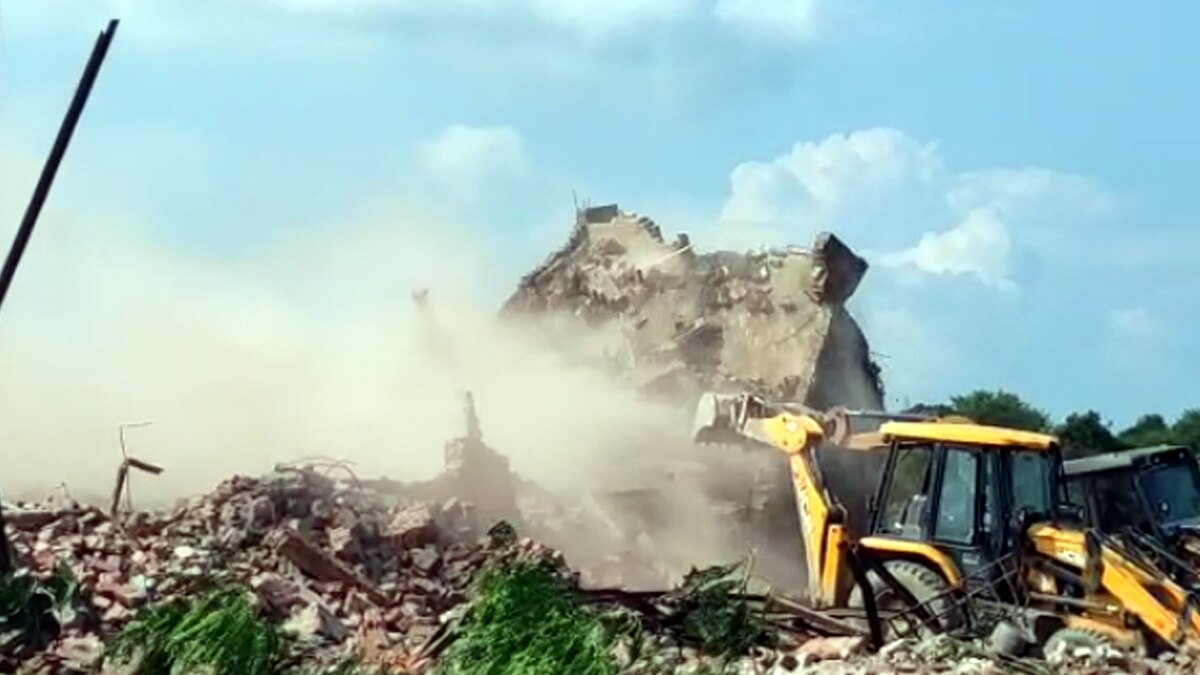 मुख्तार अंसारी गैंग का स्लॉटर हाउस ध्वस्त.