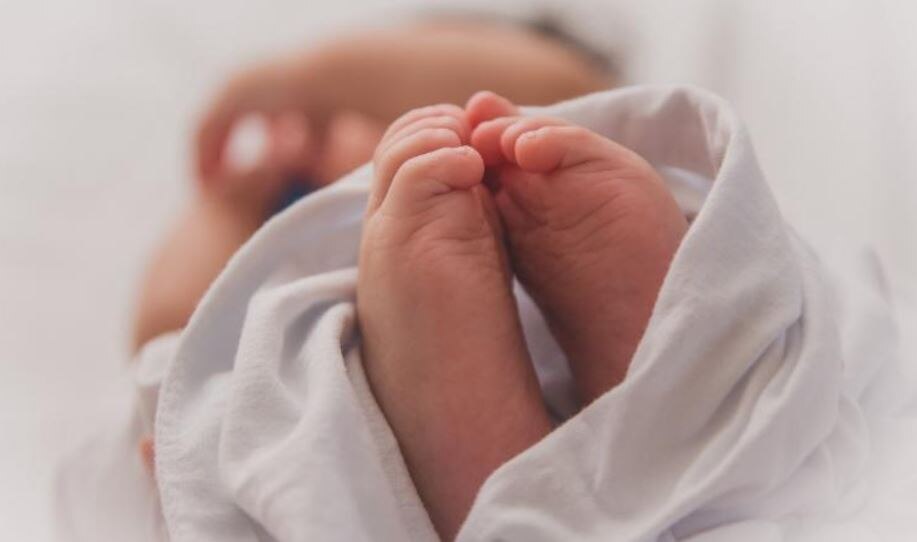 नानी ने 1 लाख रुपय में बेच दी बच्ची