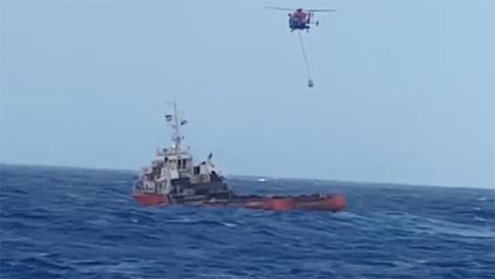 ...जब तेल रिसाव संकट से निपटने पहुंचा चेतक हेलिकॉप्टर