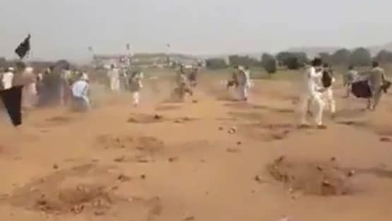 पाकिस्तानियों के इस वीडियो ने इमरान को कर दिया शर्मसार