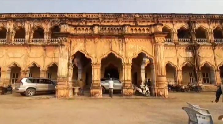  चोरी हुआ नवाब का सिंहासन