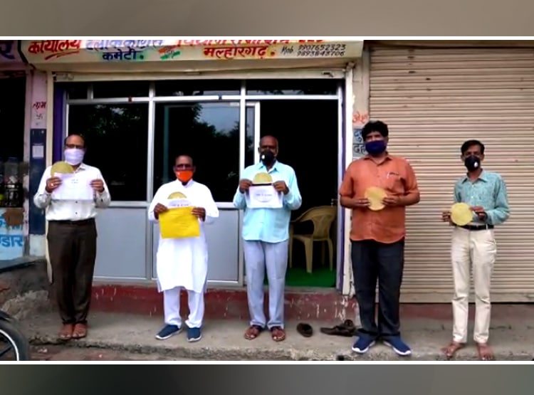 कोरोना पॉजिटिव केंद्रीय मंत्री को पापड़ क्यों भेज रहे हैं कांग्रेसी?