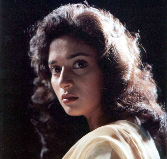 बॉलीवुड की चंद्रमुखी माधुरी के सिनेमा में 36 साल, यादगार हैं ये किरदार