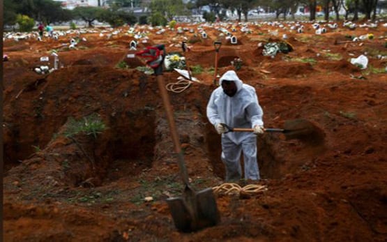 कोरोना महामारी: दुनिया में हर 15 सेकंड में एक व्यक्ति की हो रही मौत