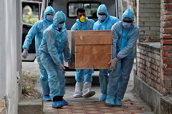 कोरोना महामारी: दुनिया में हर 15 सेकंड में एक व्यक्ति की हो रही मौत