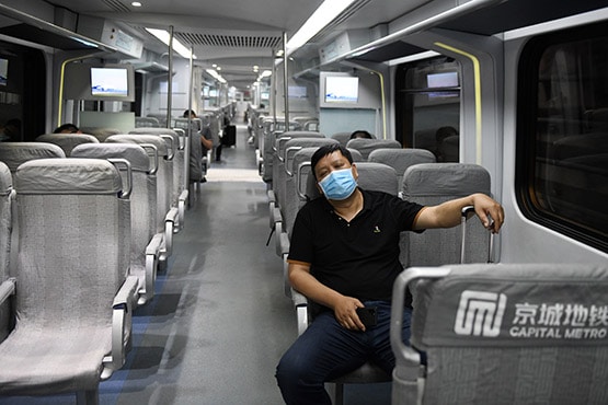 ट्रेन में 8 फीट के दायरे में बैठने वाले हो सकते हैं कोरोना संक्रमित: स्टडी