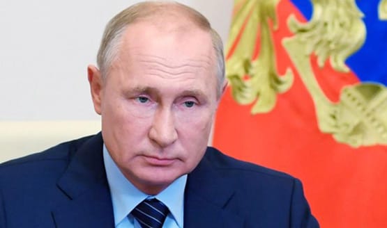 बड़ी आबादी पर प्रयोग 'मूर्खतापूर्ण' कदम, रूसी कोरोना वैक्सीन पर बोले वैज्ञानिक