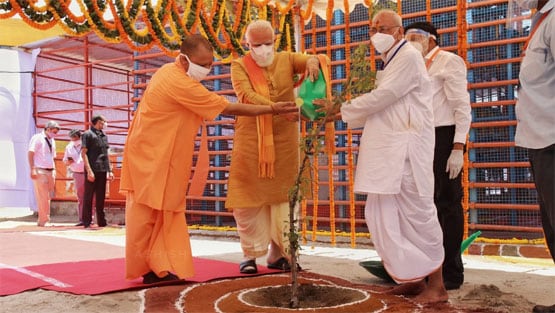 रामलला के सामने साष्टांग दंडवत हुए मोदी, देखें-अयोध्या में भूमिपूजन की तस्वीरें